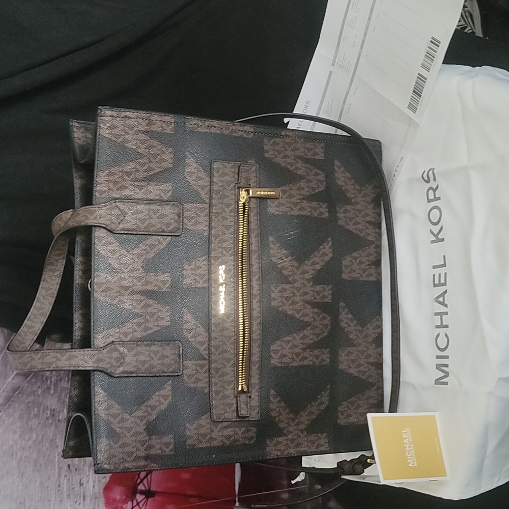Large MK tote Large logo. Beautiful bag